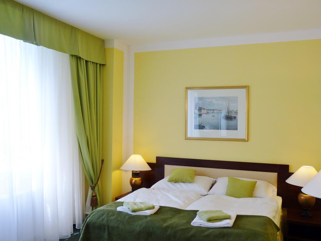 & Florian Hotel Praga
